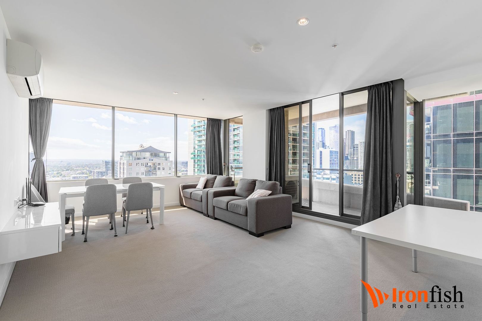 2513 639 Lonsdale Street Melbourne Vic 3000 Apartment For Rent 470 Domain