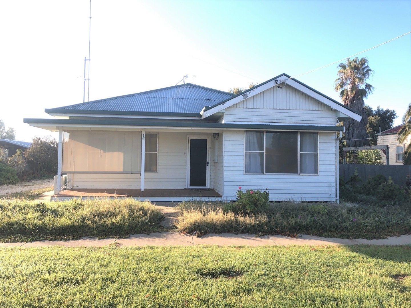 3 bedrooms House in 16 High Street WATCHEM VIC, 3482