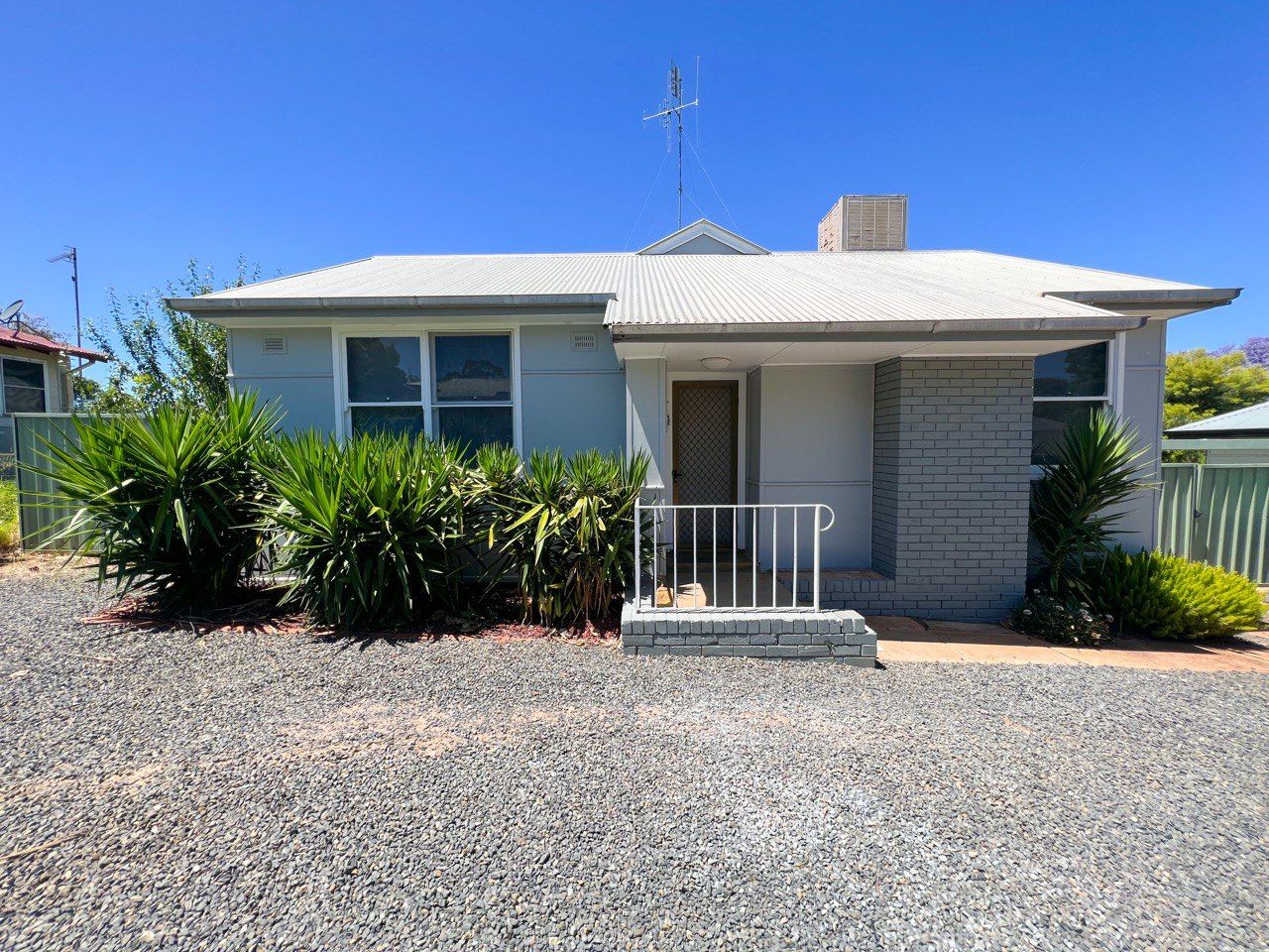 5 bedrooms House in 15 Gallop Avenue PARKES NSW, 2870