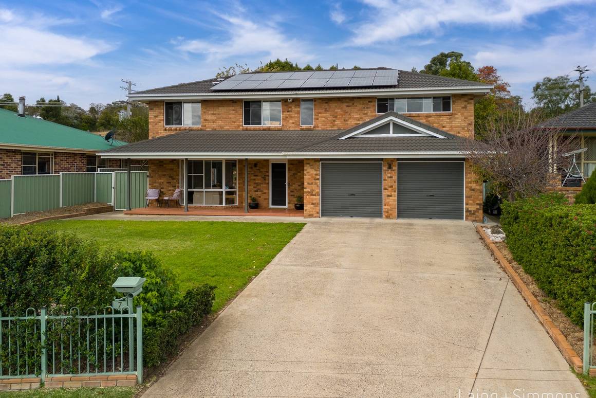 Picture of 7 Williams Place, ARMIDALE NSW 2350