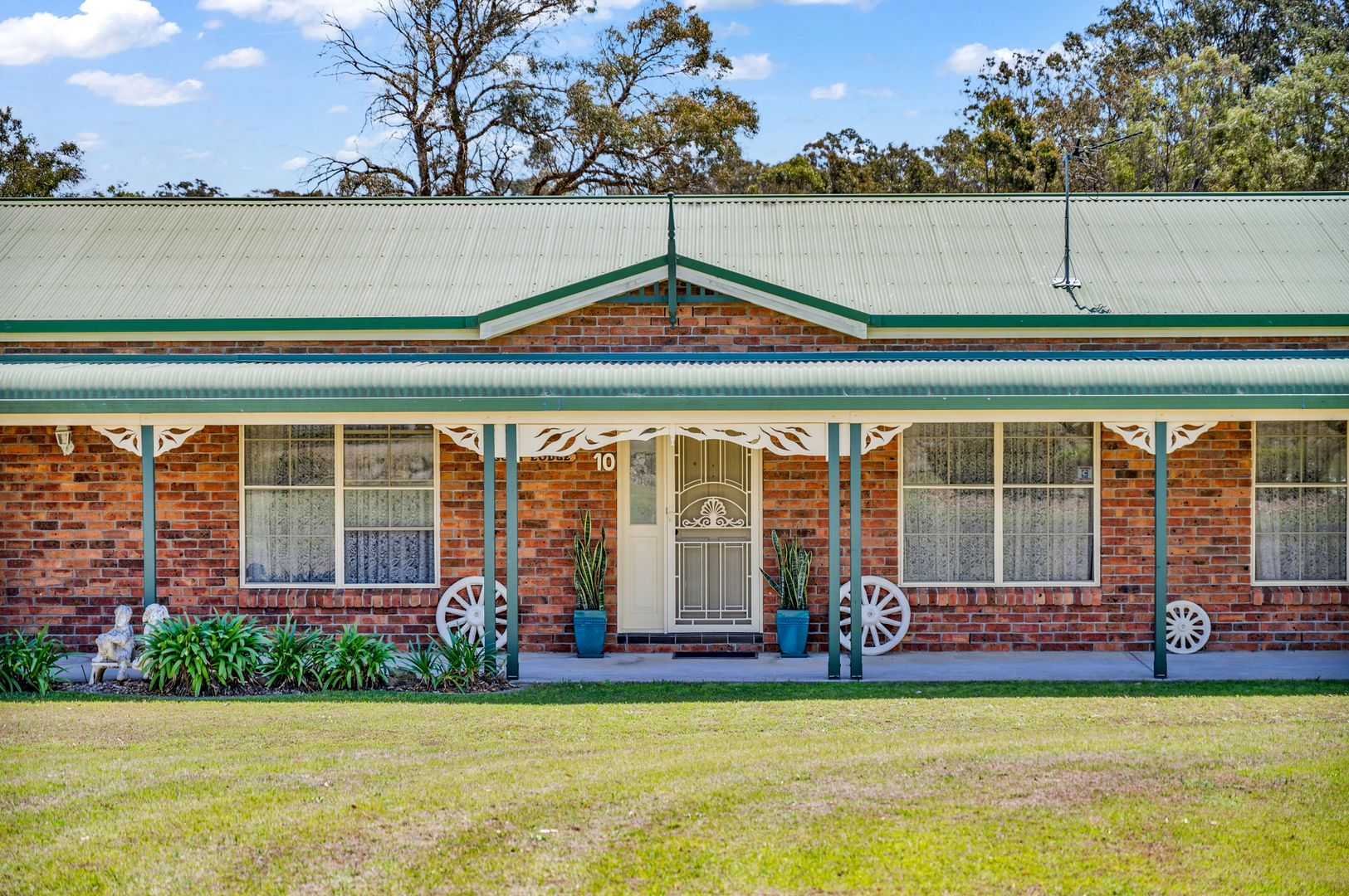 10 Spinks Close, Singleton NSW 2330 House for Sale Domain