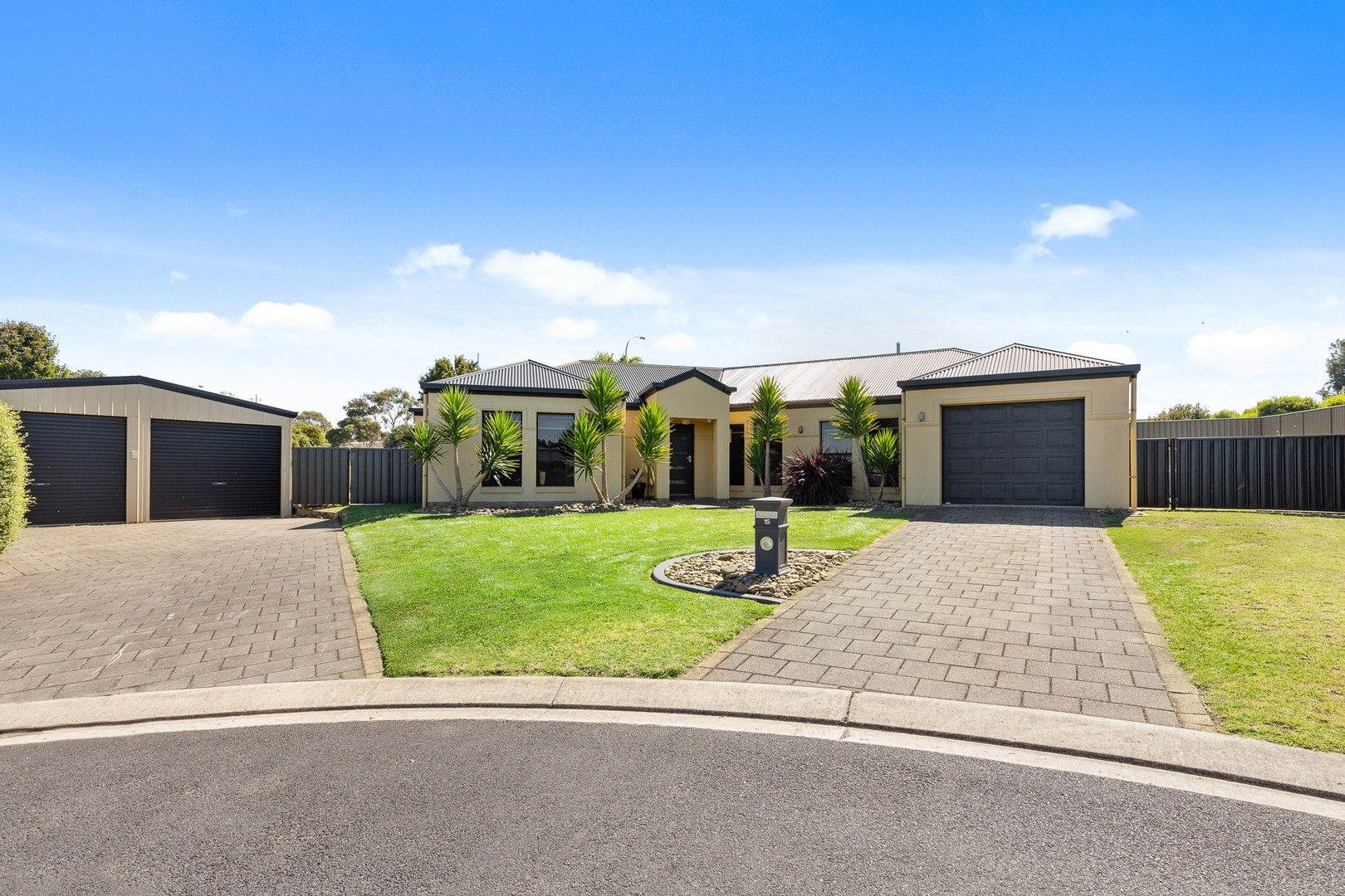 4 bedrooms House in 15 Woodhaven Place MOUNT GAMBIER SA, 5290
