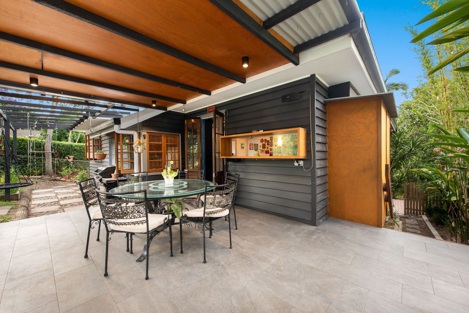 4 bedrooms House in 19 Nargong Street THE GAP QLD, 4061