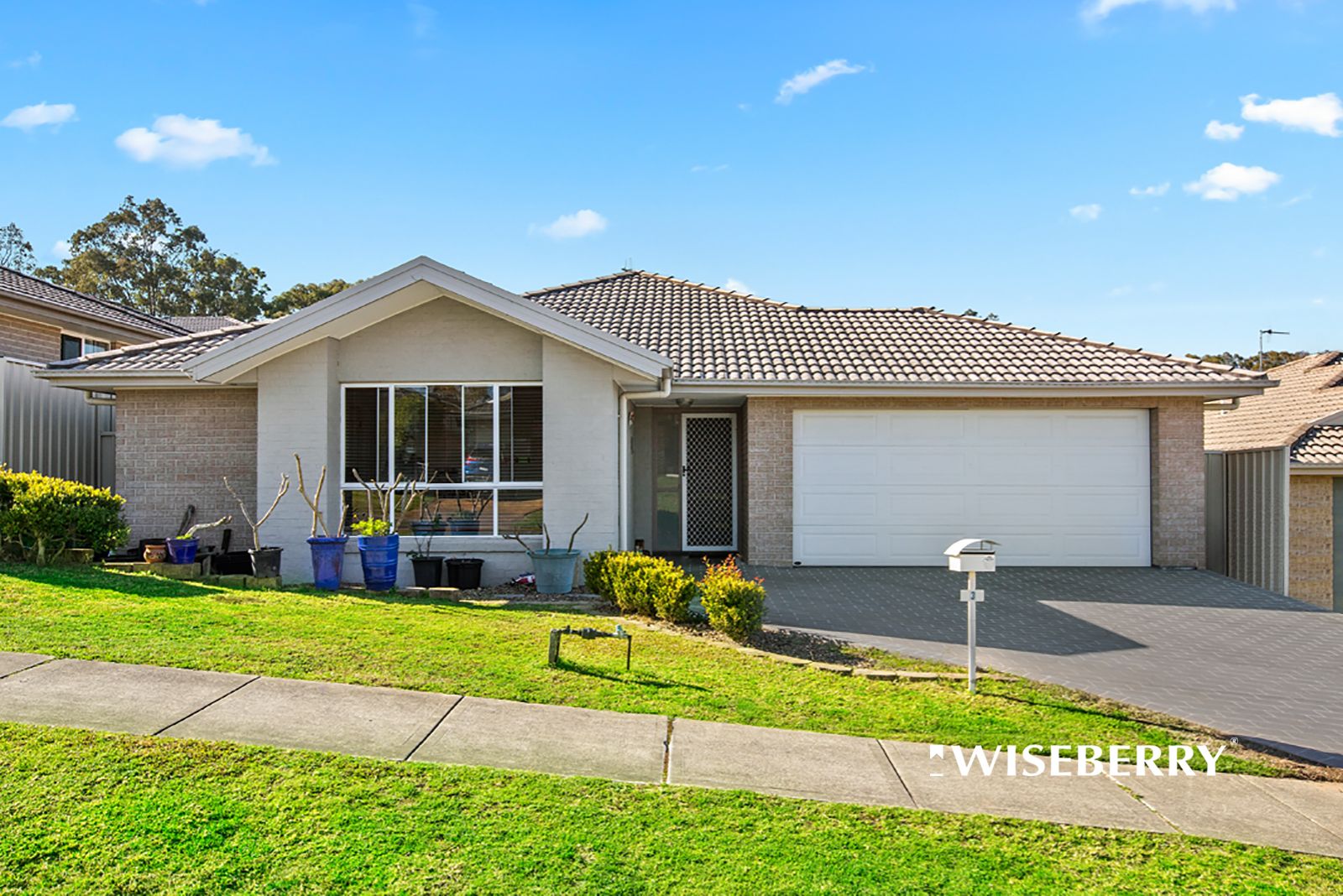 4 bedrooms House in 3 Yarra Place WADALBA NSW, 2259