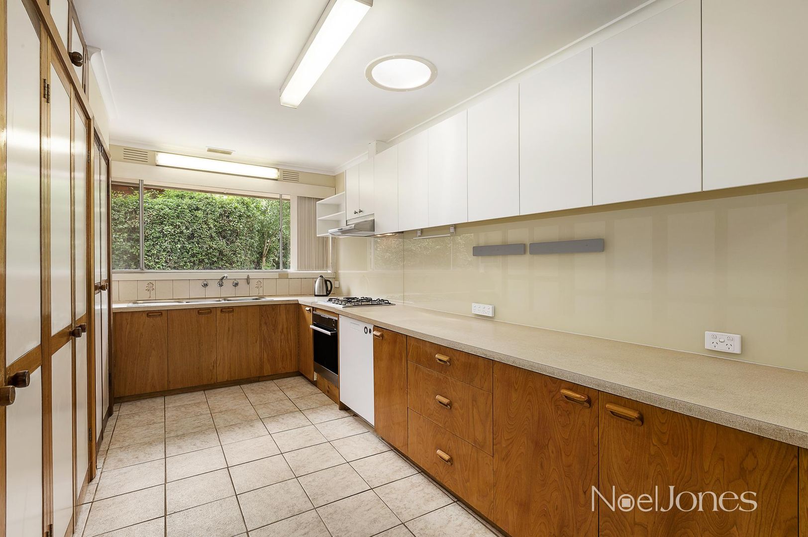 20 Leddy Street, Forest Hill VIC 3131, Image 2