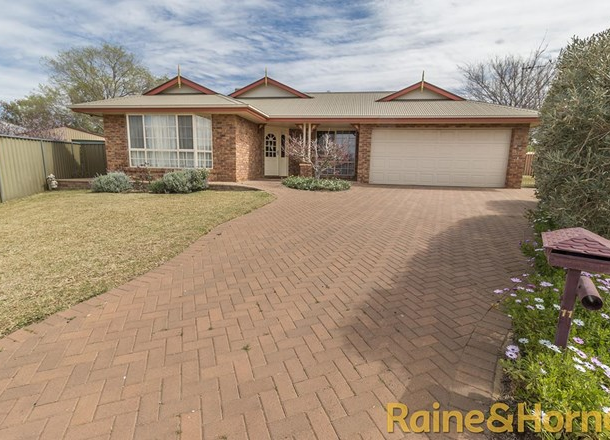 11 Kookaburra Close, Dubbo NSW 2830