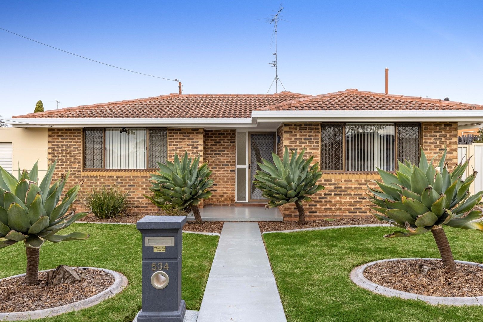 4 bedrooms House in 534 Greenwattle Street NEWTOWN QLD, 4350