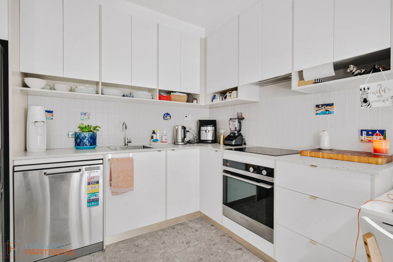 Stylish Ground Floor Living in Denman Prospect - View 2