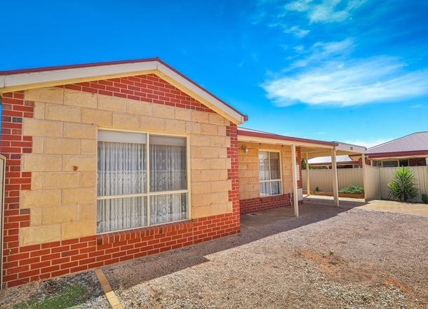 2/6 Golden Grove, Red Cliffs VIC 3496