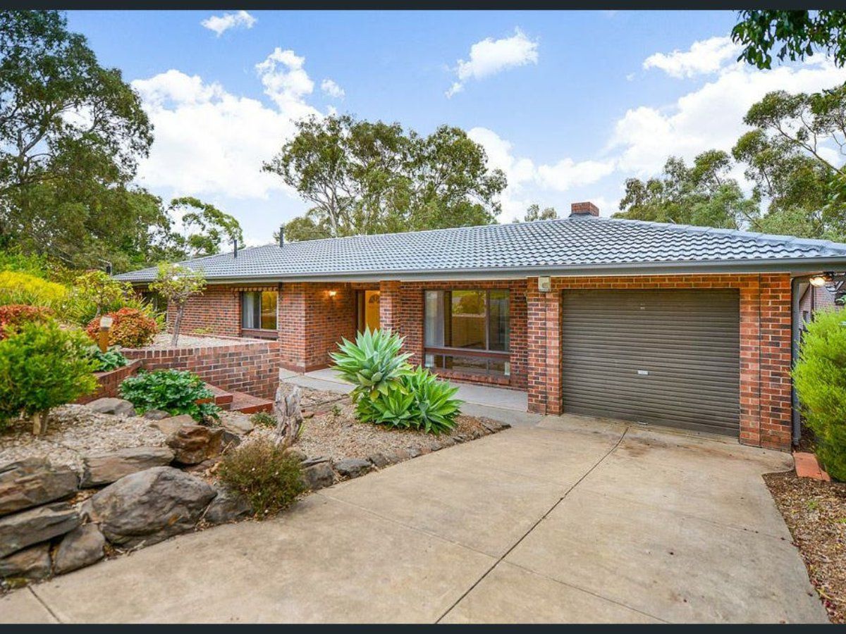 4 bedrooms House in 16 Swan Avenue HAPPY VALLEY SA, 5159