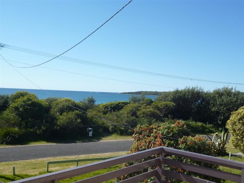 8 Warrain Crescent, CURRARONG NSW 2540, Image 2