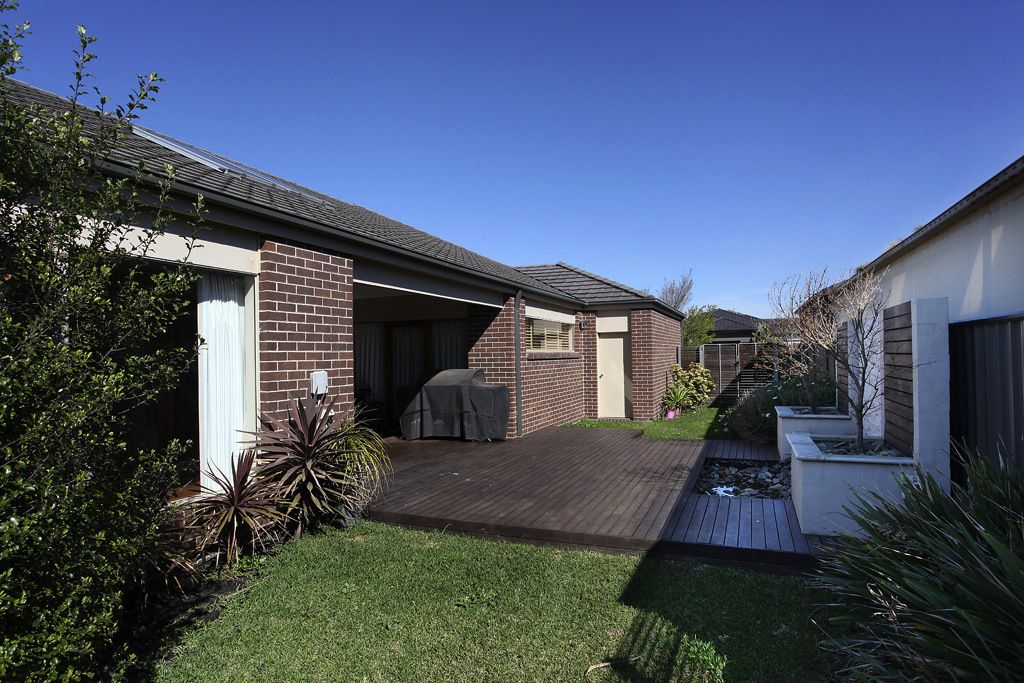 12 Moncrieff Pde, Point Cook VIC 3030, Image 2