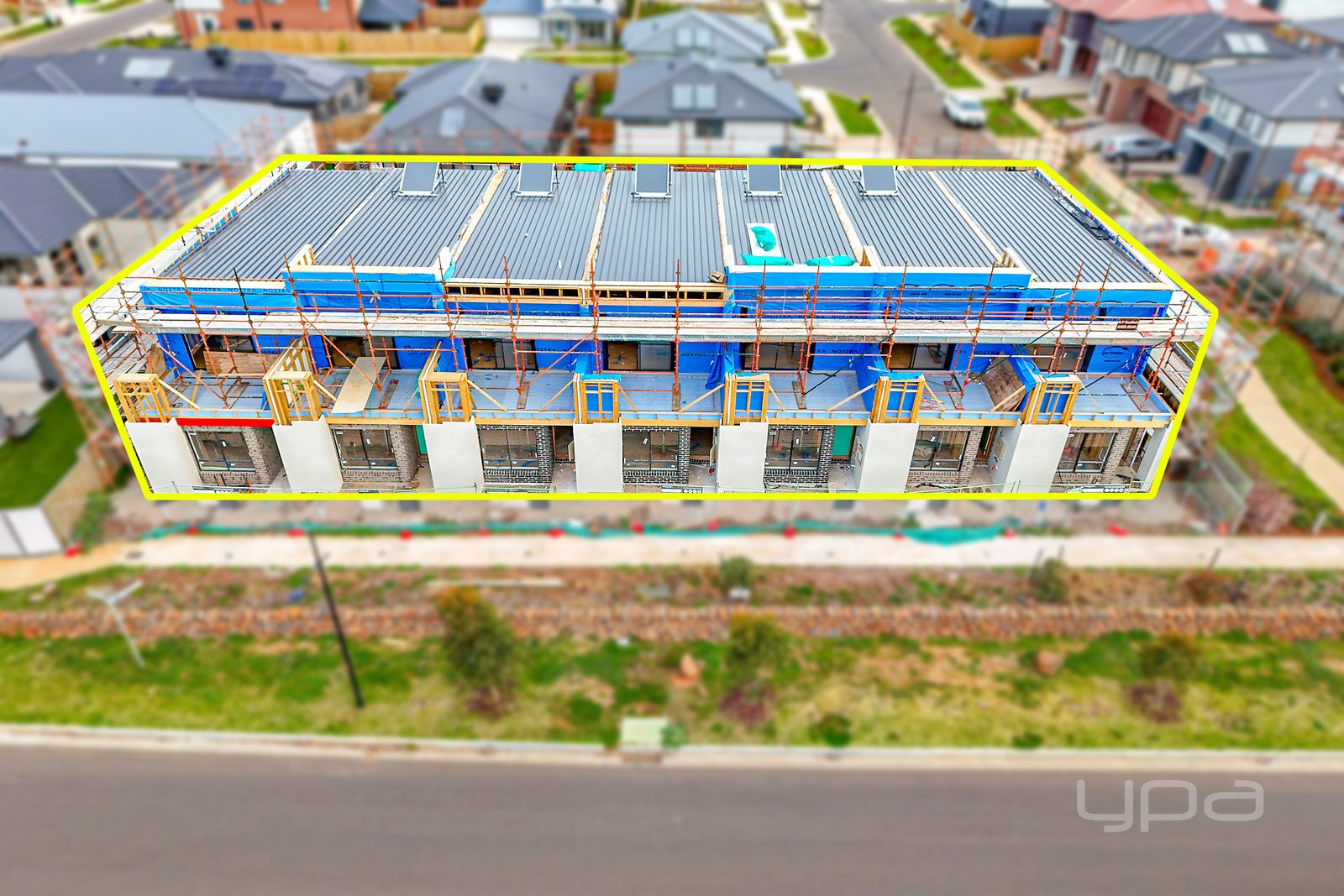 2 bedrooms Townhouse in 18 Elliotdale Walk ROCKBANK VIC, 3335