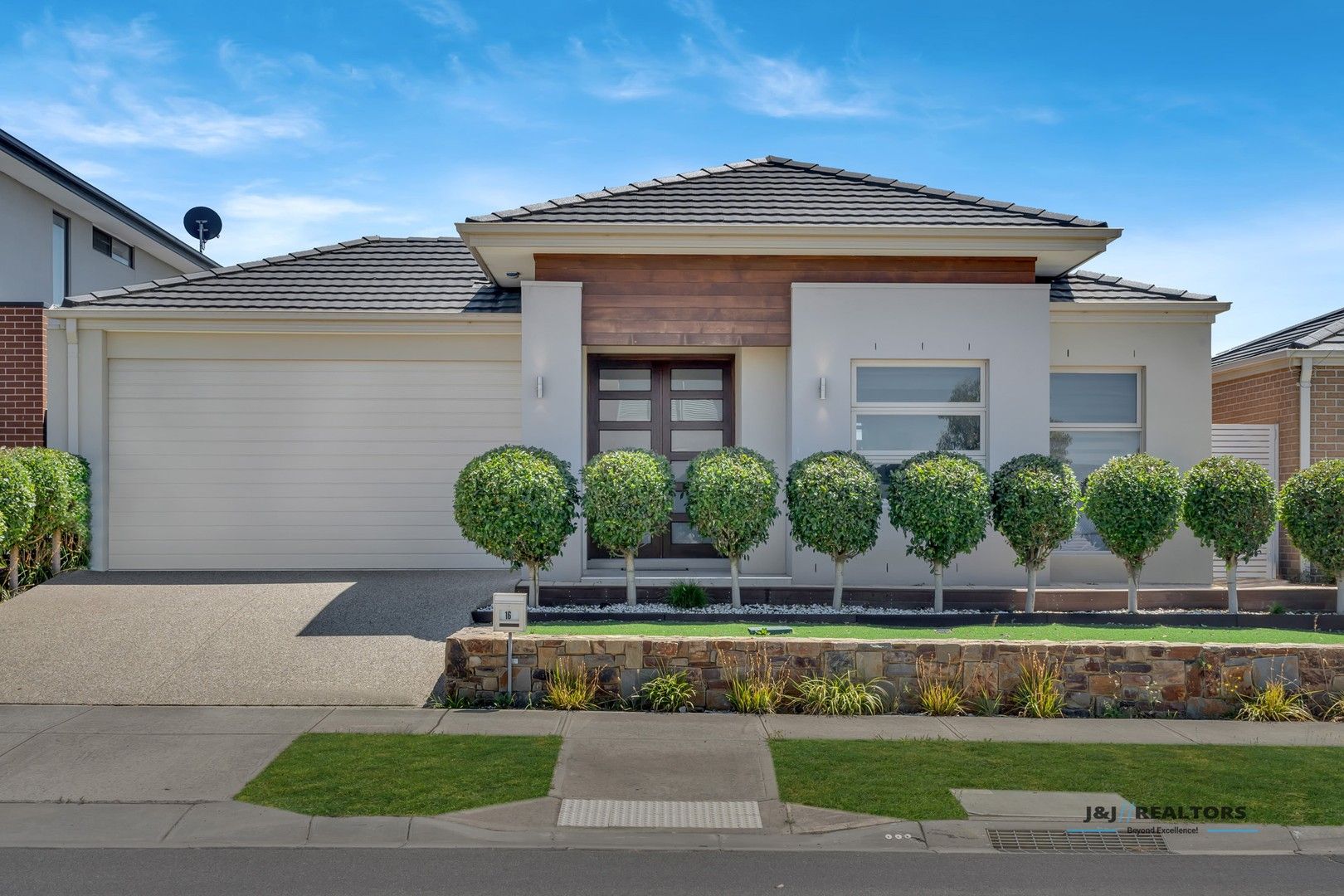 4 bedrooms House in 16 Sikes Road CLYDE NORTH VIC, 3978