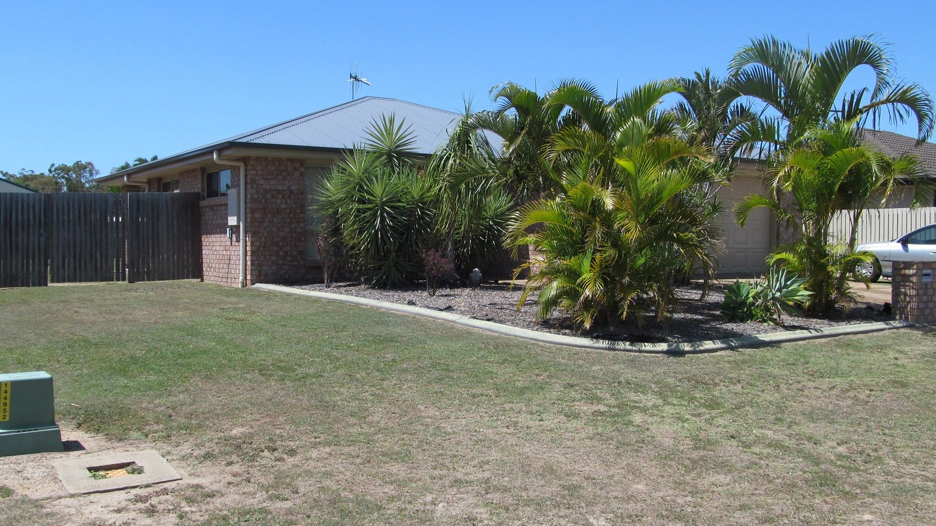 4 bedrooms House in Regent Court THABEBAN QLD, 4670