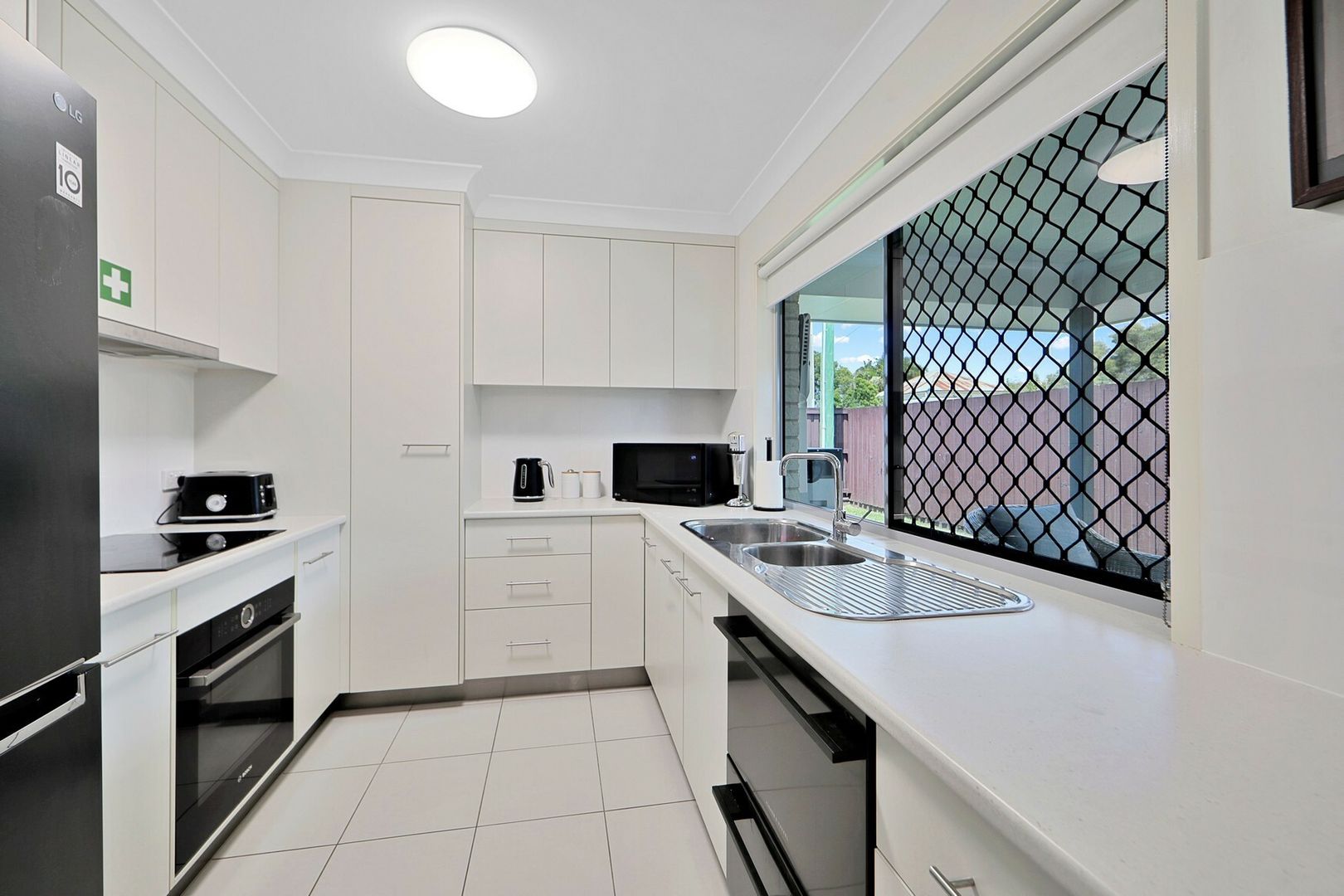 Unit 1/9 Robert St, Bundaberg South QLD 4670, Image 2