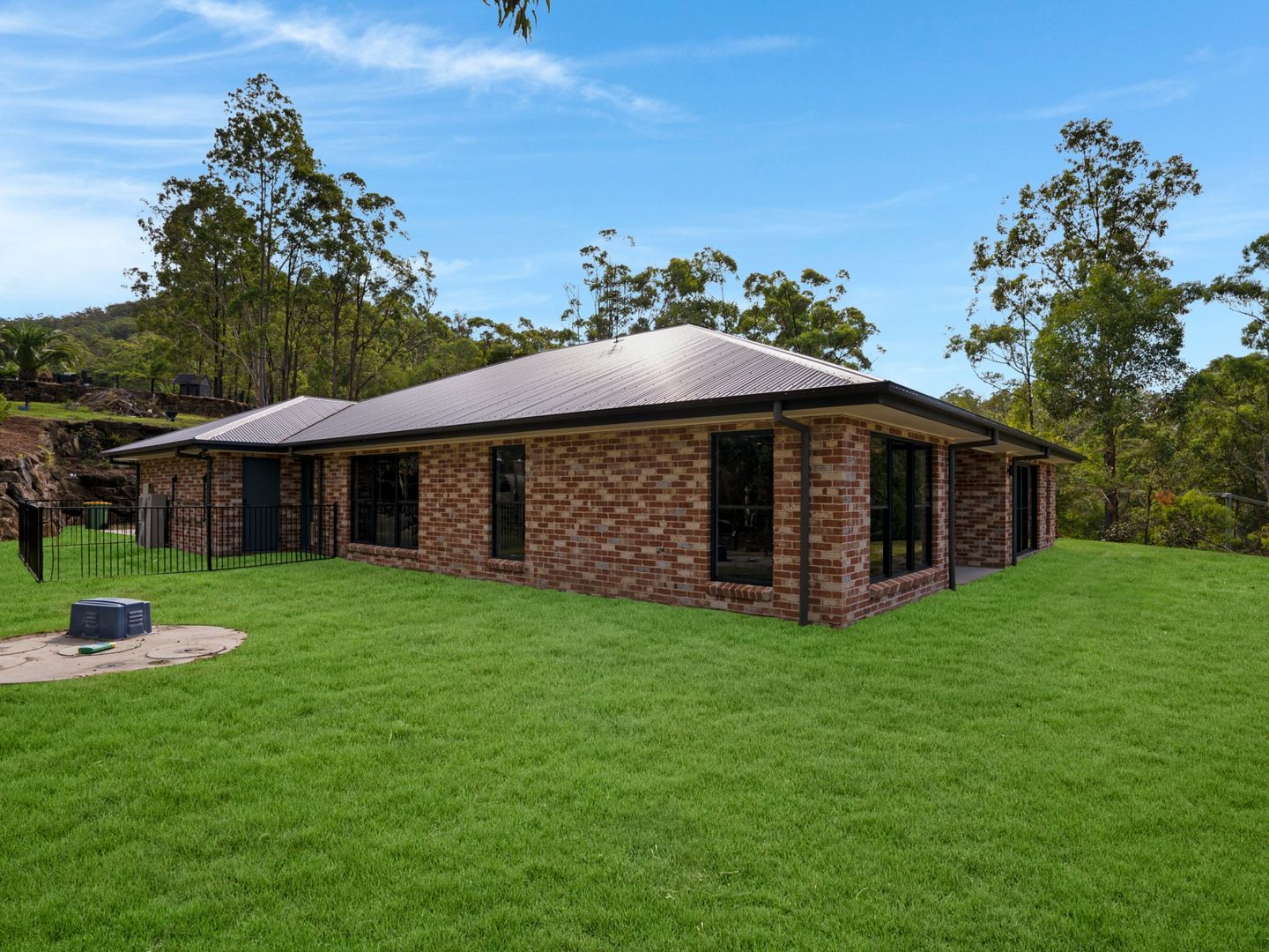 55 Camp Drive, Bonogin QLD 4213, Image 2