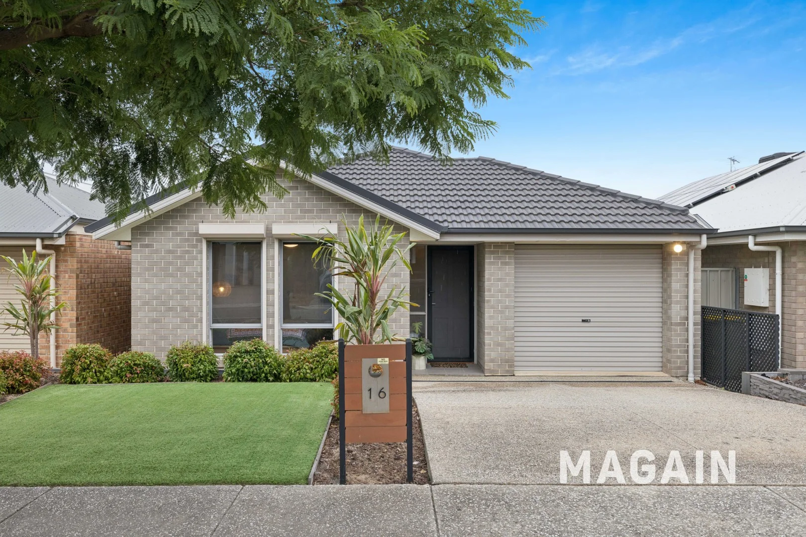16 Orbit Court, Woodcroft SA 5162