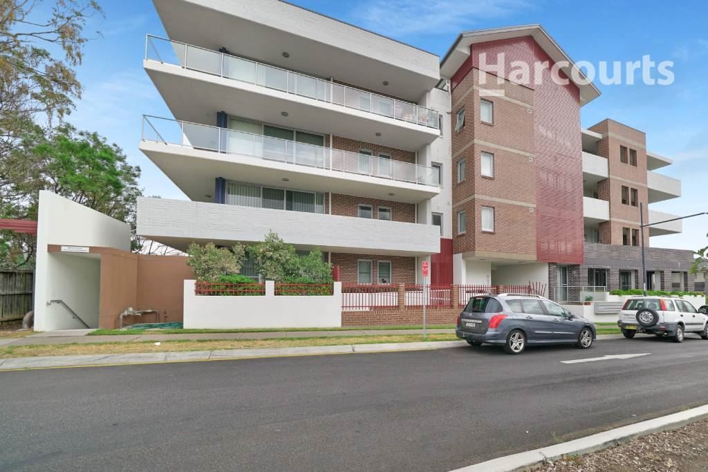 24/54 Santana Road, Campbelltown NSW 2560