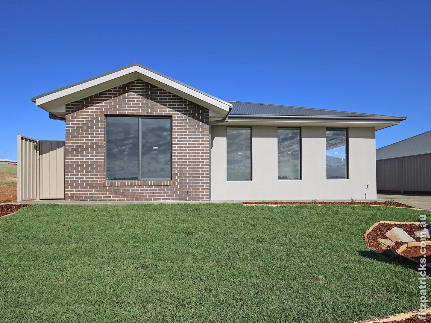 2/10 Waterhouse Avenue, Lloyd NSW 2650, Image 0