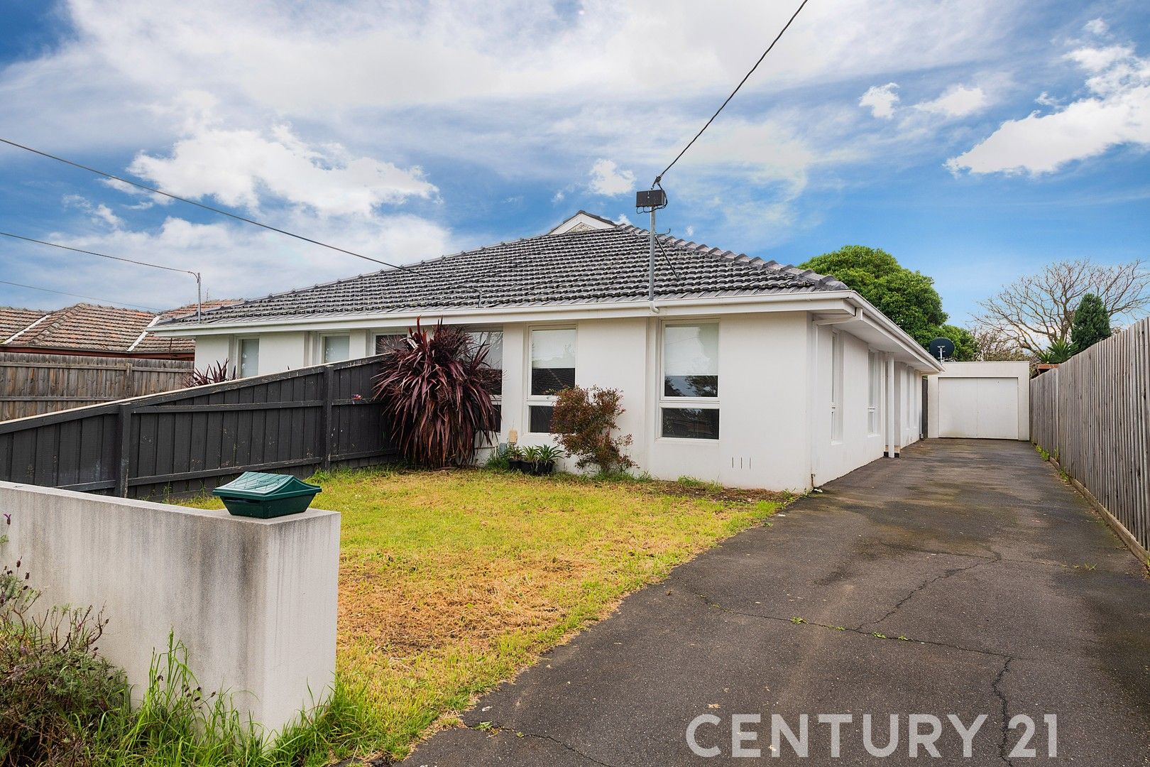 3 bedrooms Apartment / Unit / Flat in 2/9 Third Avenue DANDENONG NORTH VIC, 3175