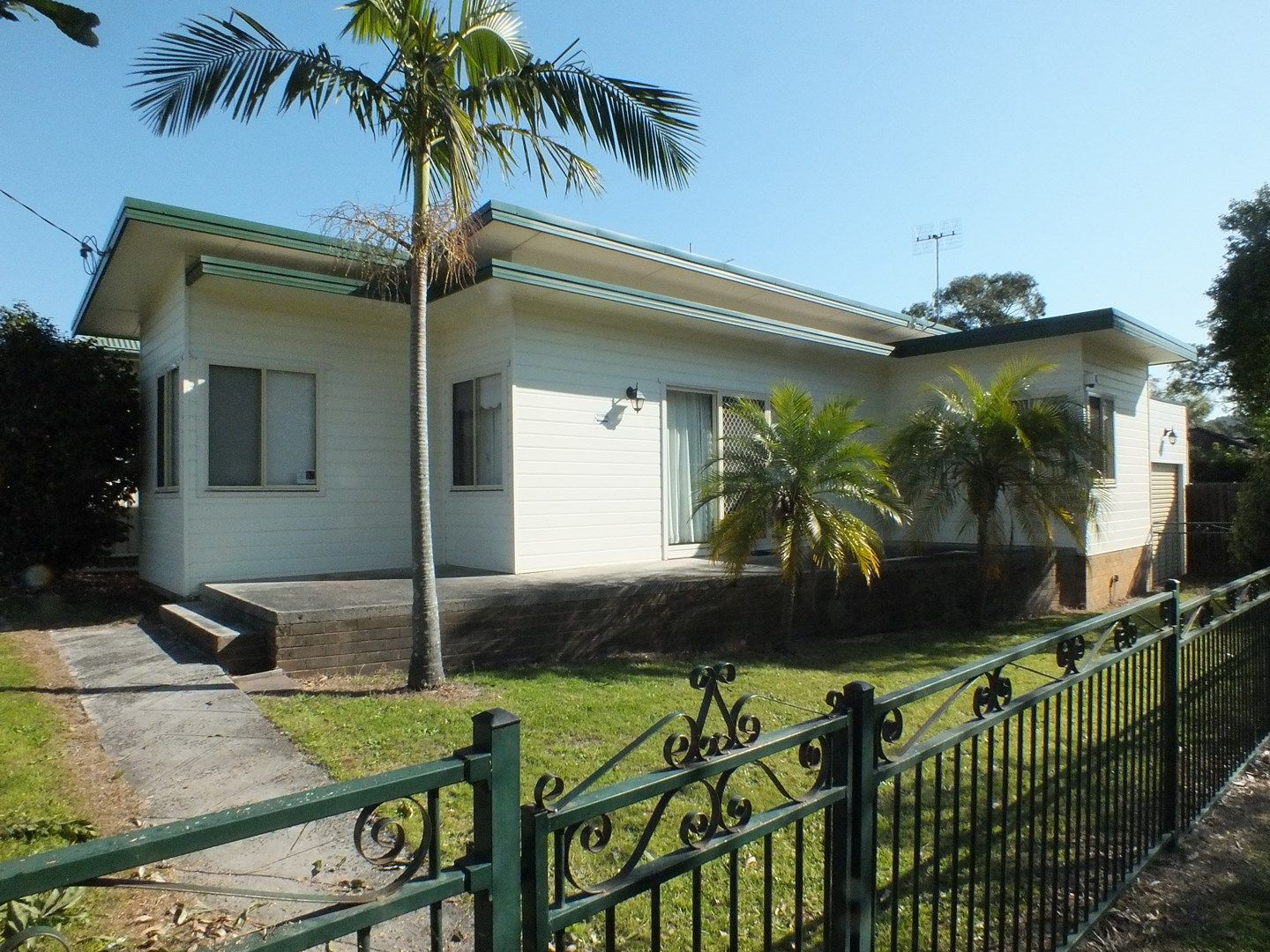 169 Ocean Beach Road, Woy Woy NSW 2256 House For Rent 490 Domain