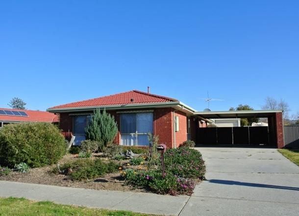 35 Mayfair Drive, West Wodonga VIC 3690