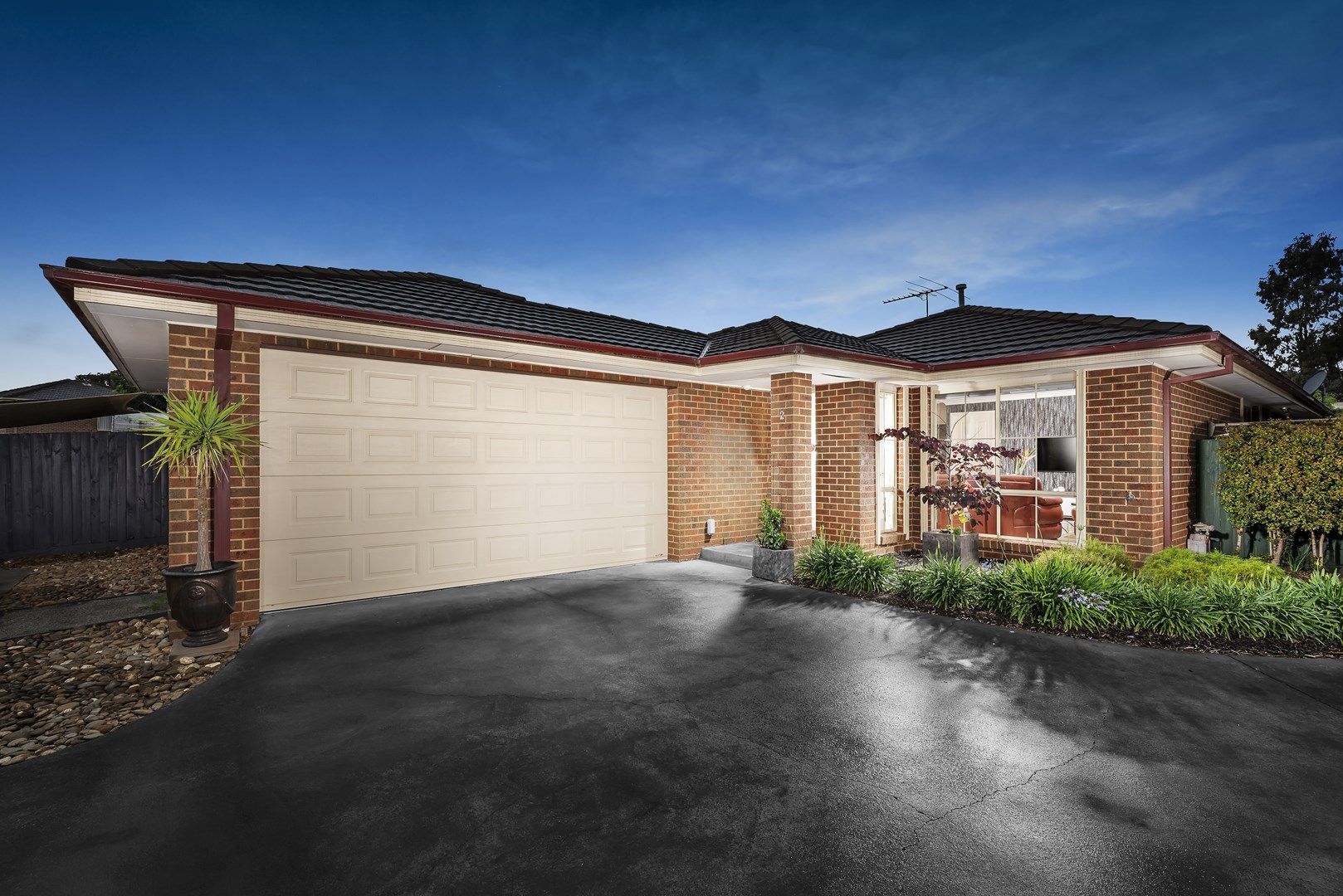 2/12 Canterbury Close, Rowville VIC 3178, Image 0