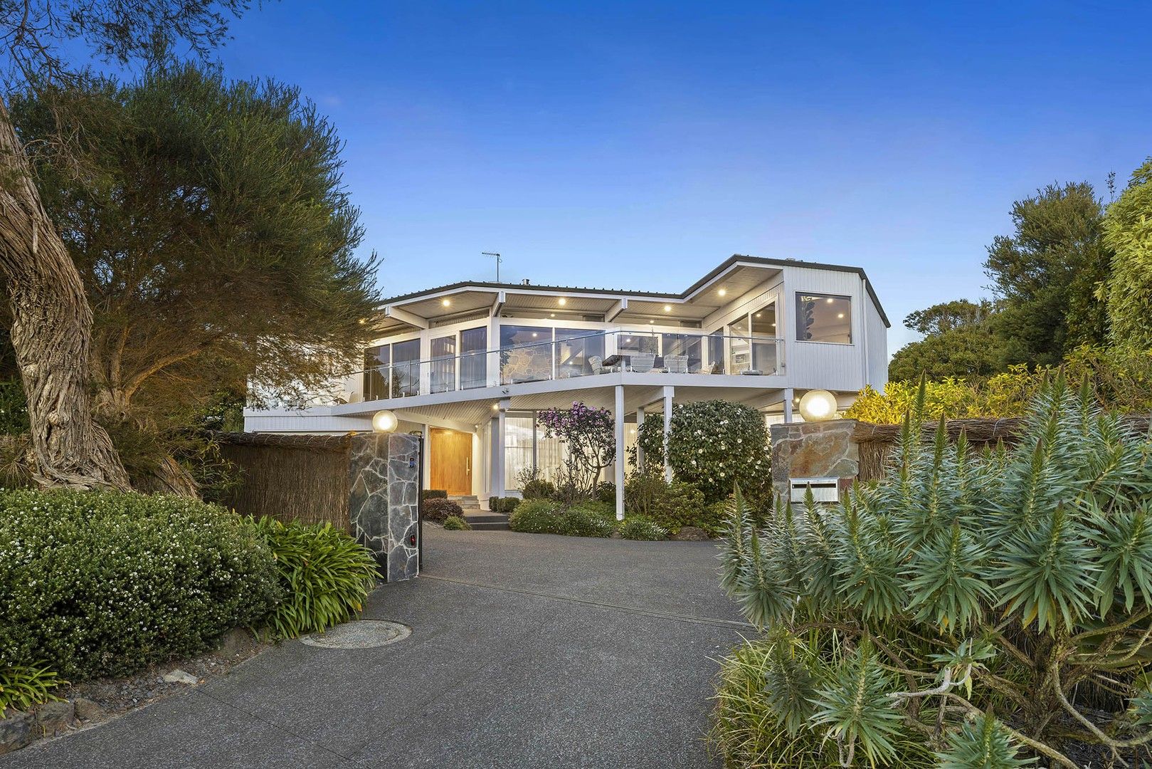 5 bedrooms House in 4 Frontage Way MORNINGTON VIC, 3931