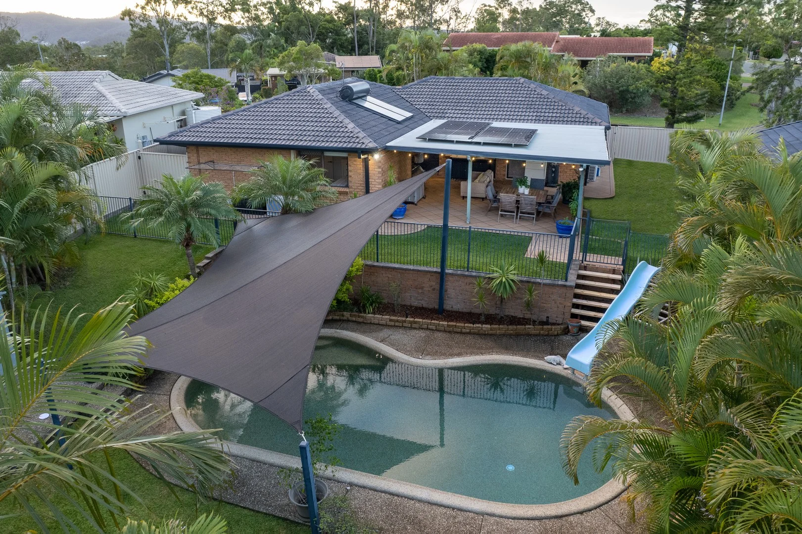 22 Adaminaby Drive, Helensvale QLD 4212