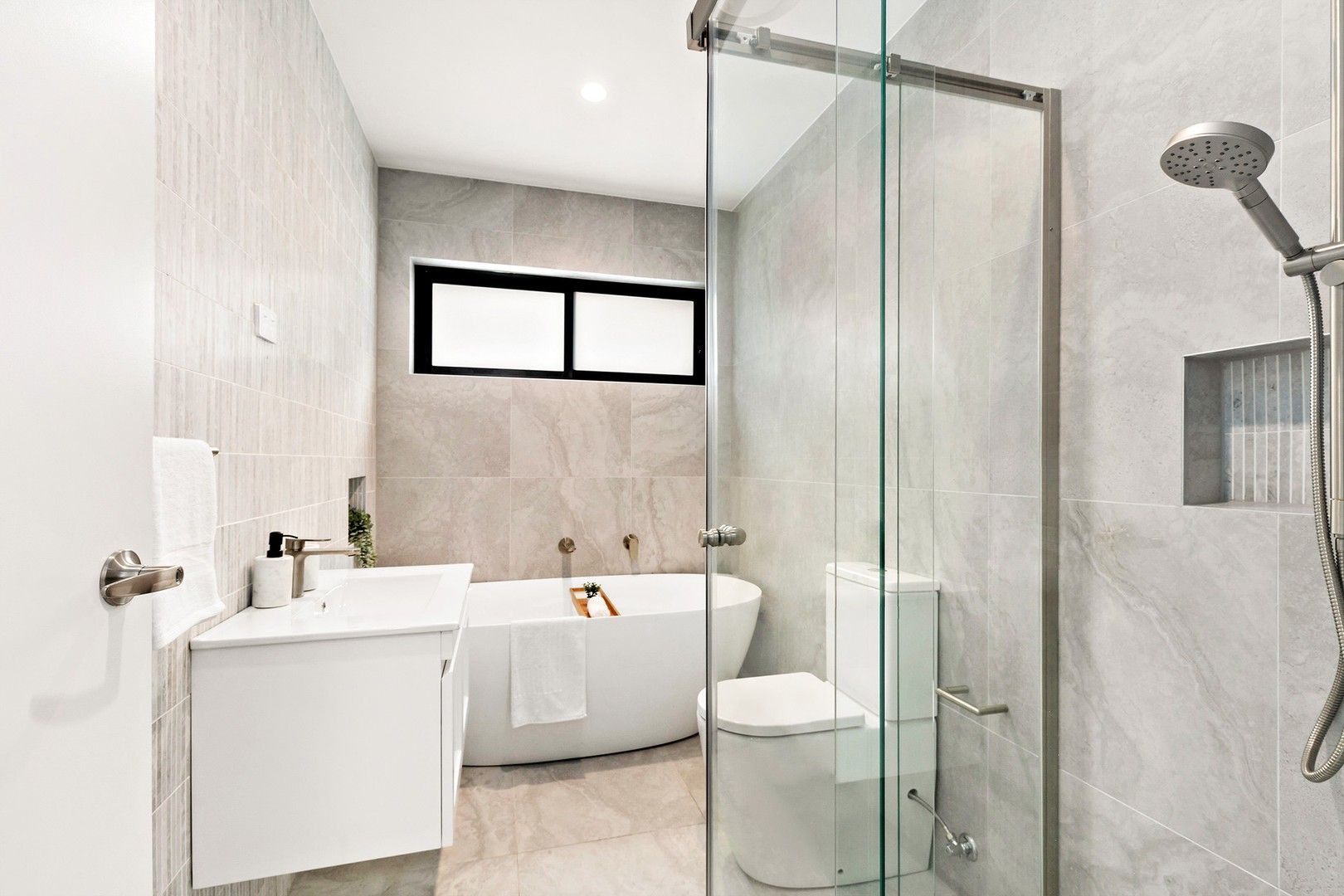 5 bedrooms House in 48a Highclere Avenue BANKSIA NSW, 2216