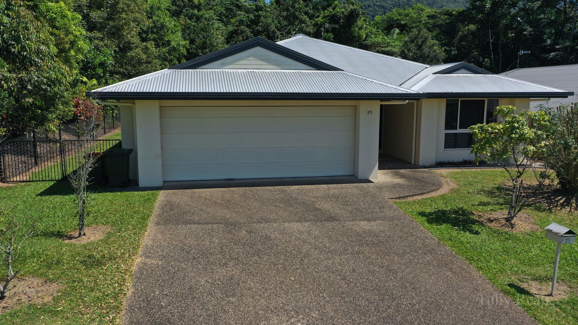 25 Pease St, Tully QLD 4854, Image 2