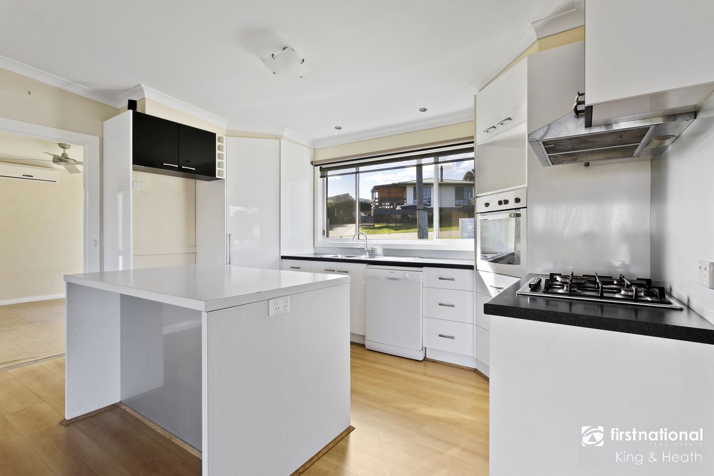 5 Mist Street, Lakes Entrance VIC 3909, Image 2