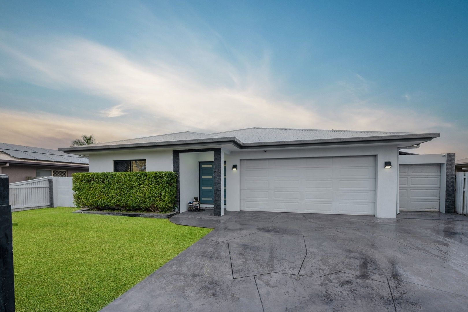 4 bedrooms House in 123 Daintree Drive BUSHLAND BEACH QLD, 4818