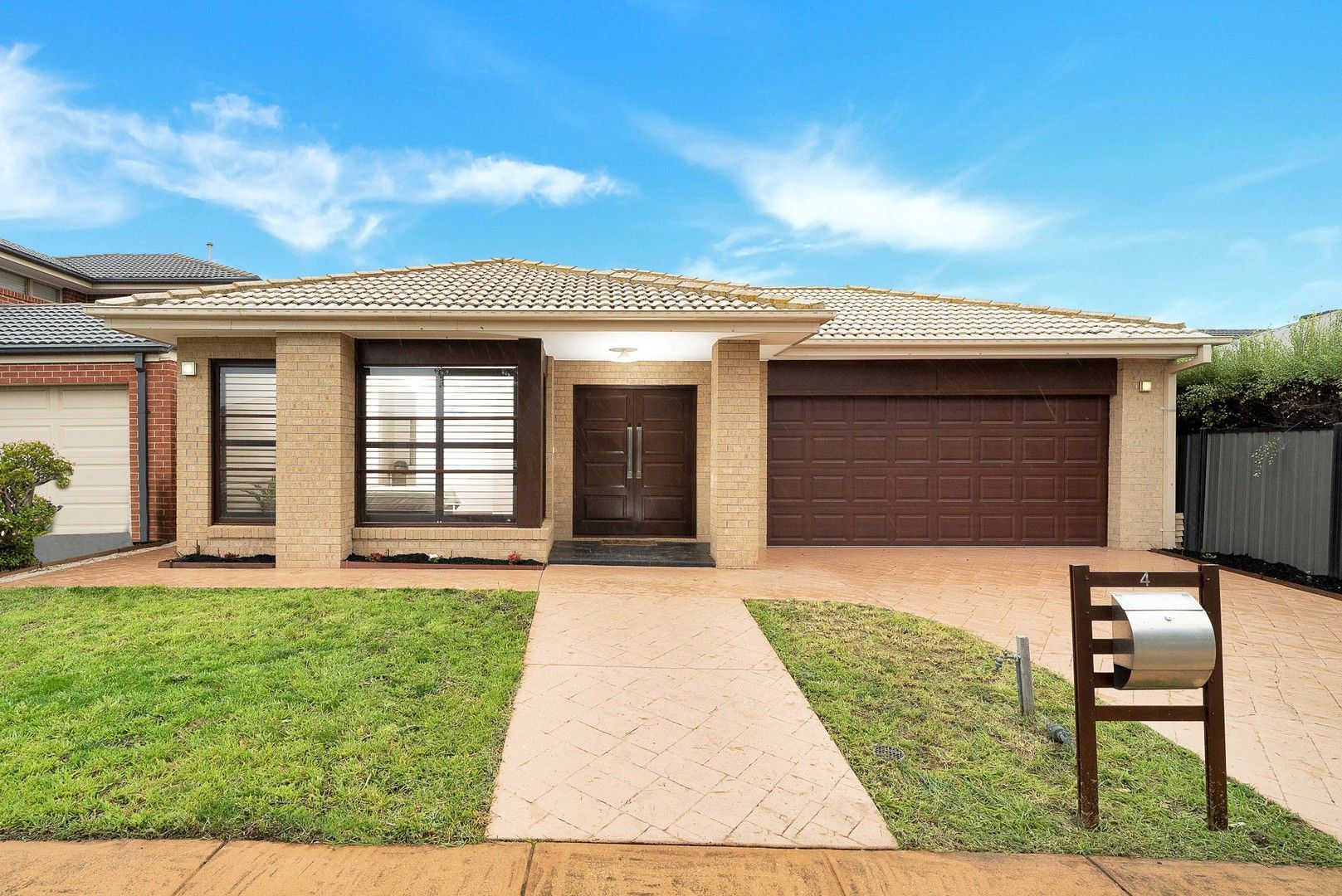 4 bedrooms House in 4 Luxford Drive POINT COOK VIC, 3030