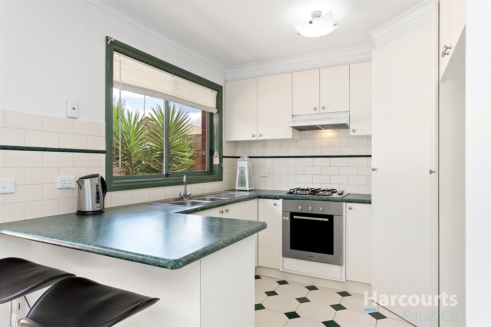 1/15 Bradley Drive, Mill Park VIC 3082, Image 2