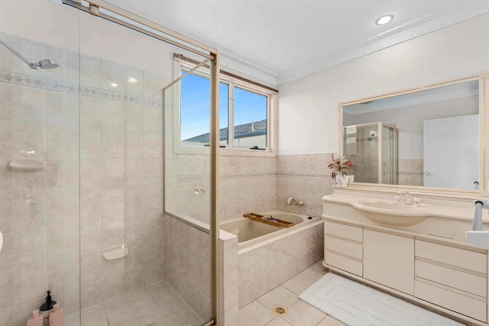 Additional image 17 of 23 San Simeon Drive, Clear Island Waters QLD 4226