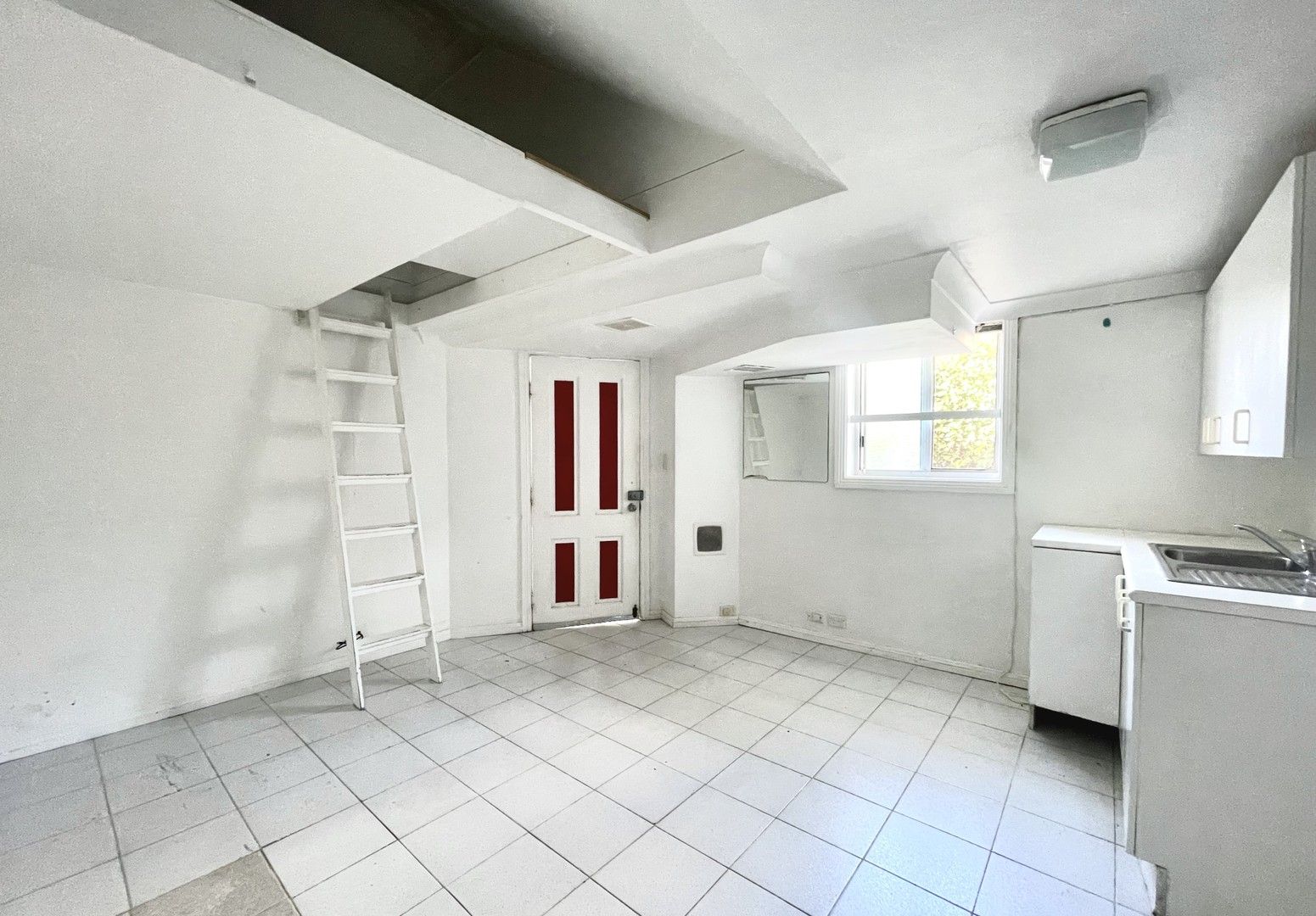 Studio in 7 Batho Road, FRESHWATER NSW, 2096