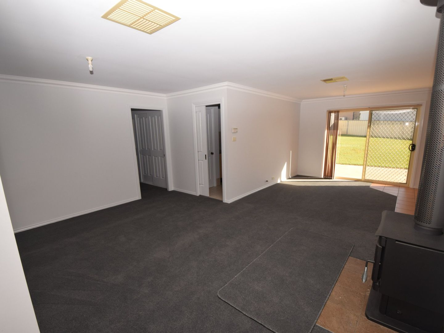 5 Hargraves Crescent, Young NSW 2594, Image 1
