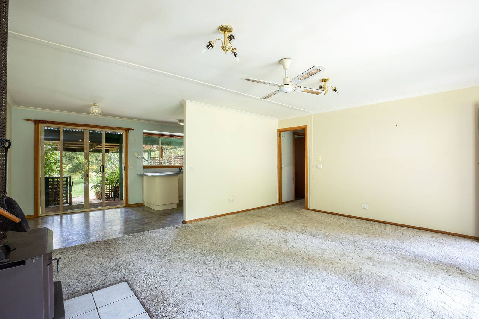 18 Grevillea Drive, Enfield VIC 3352, Image 2