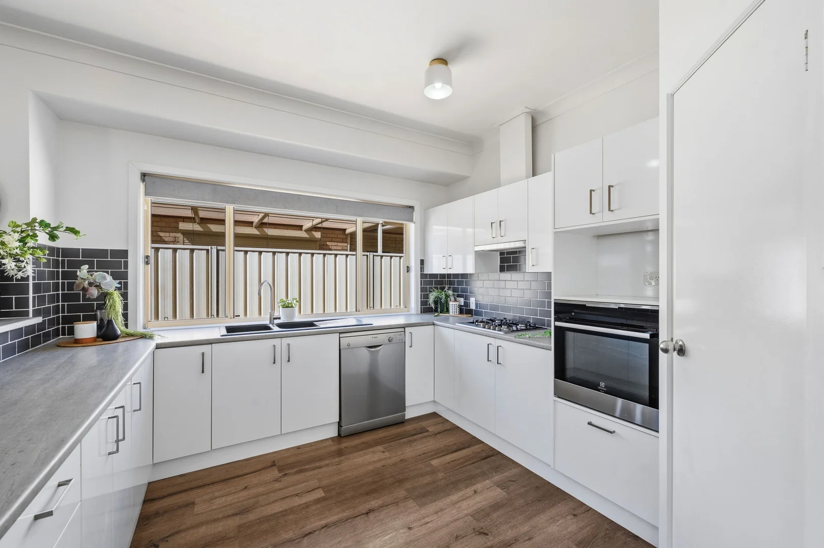 Additional image 4 of 290 Oaklands Road, Park Holme SA 5043