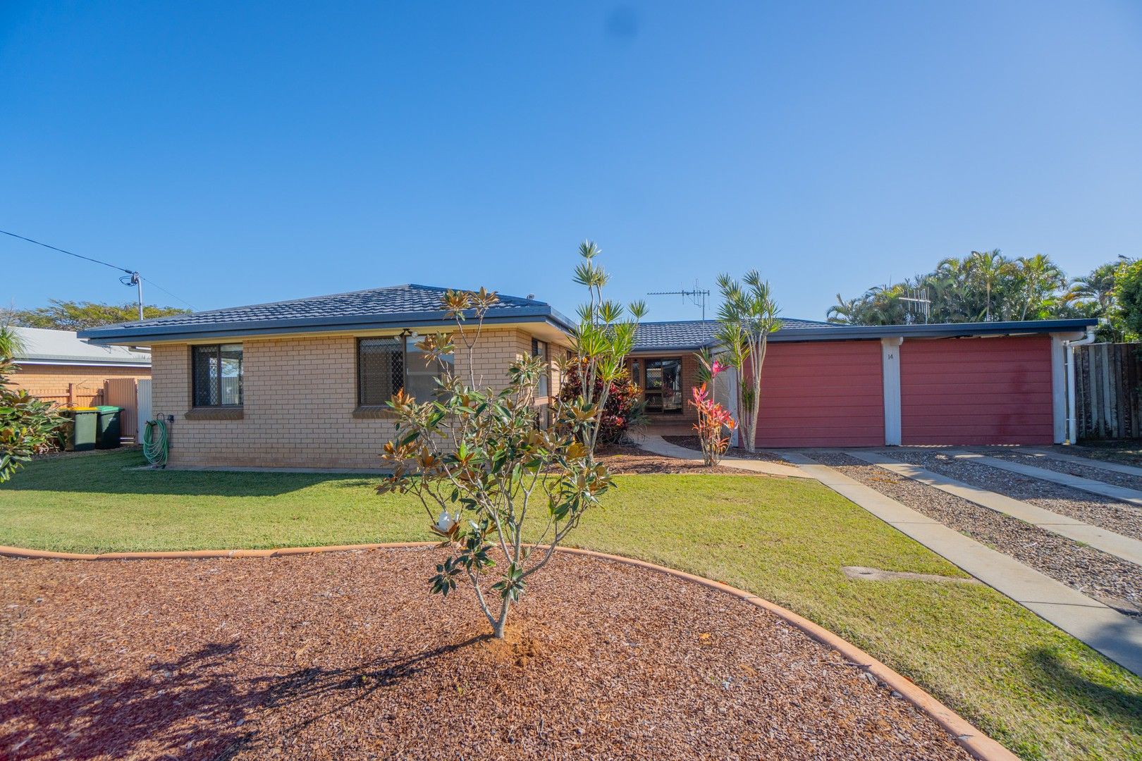 5 bedrooms House in 14 Maughan Street THABEBAN QLD, 4670