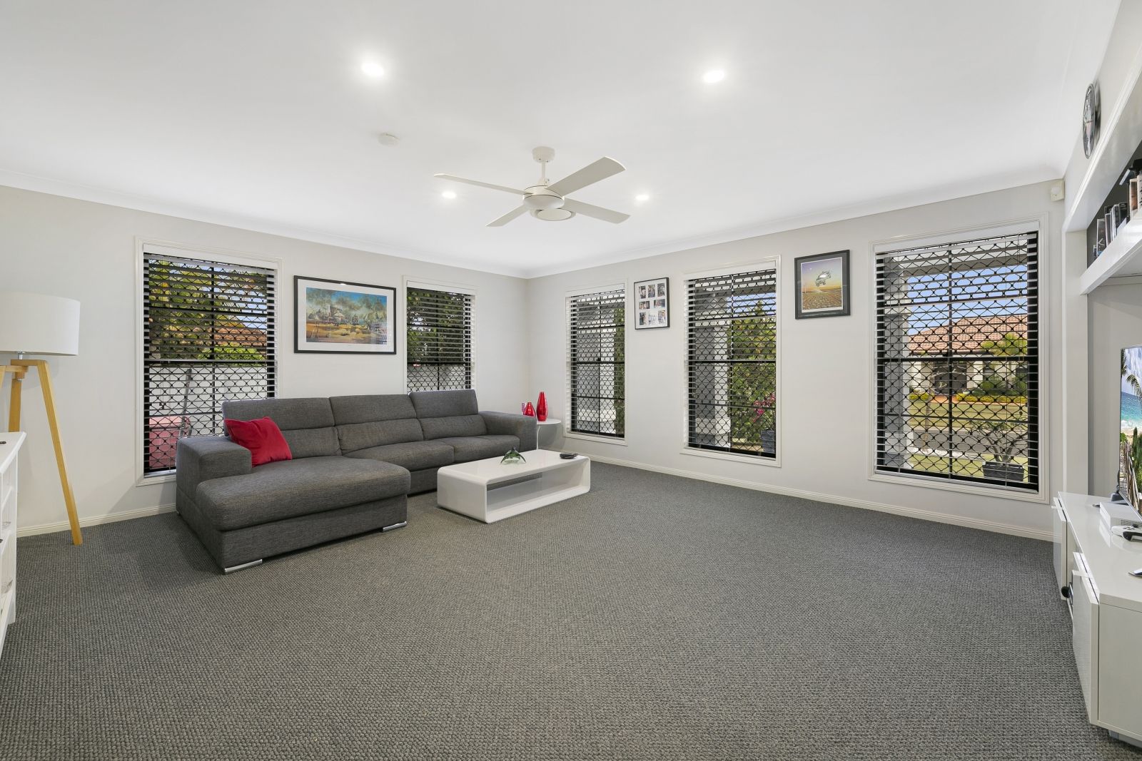 5 Orpington Court, Arundel QLD 4214, Image 2