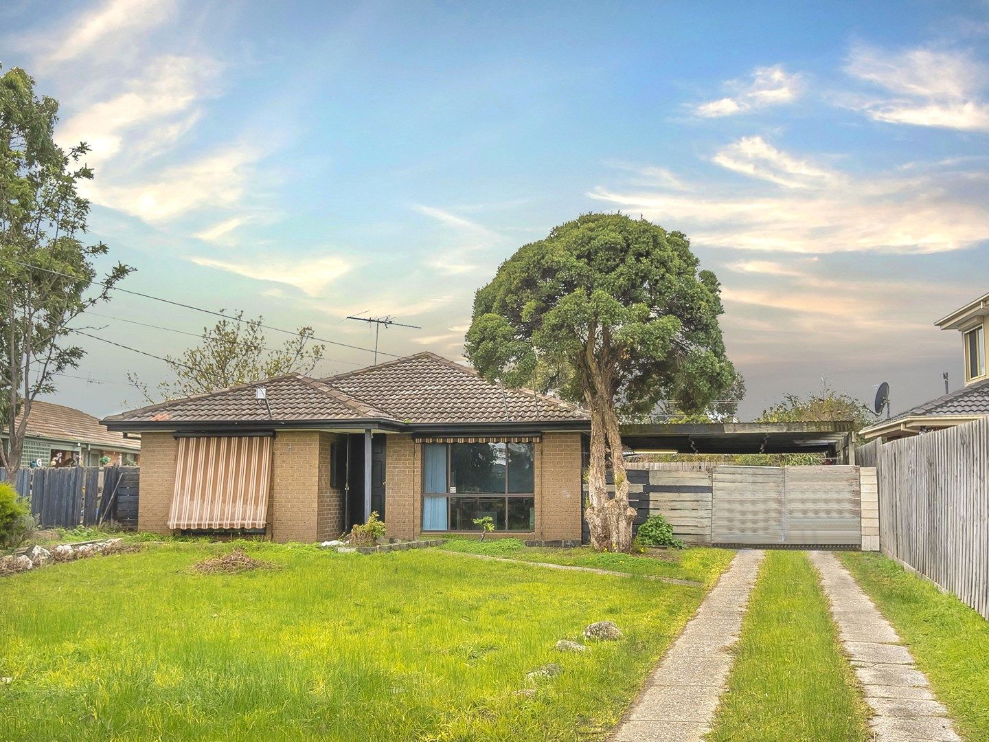 8 Denver Court, Meadow Heights Property History & Address Research