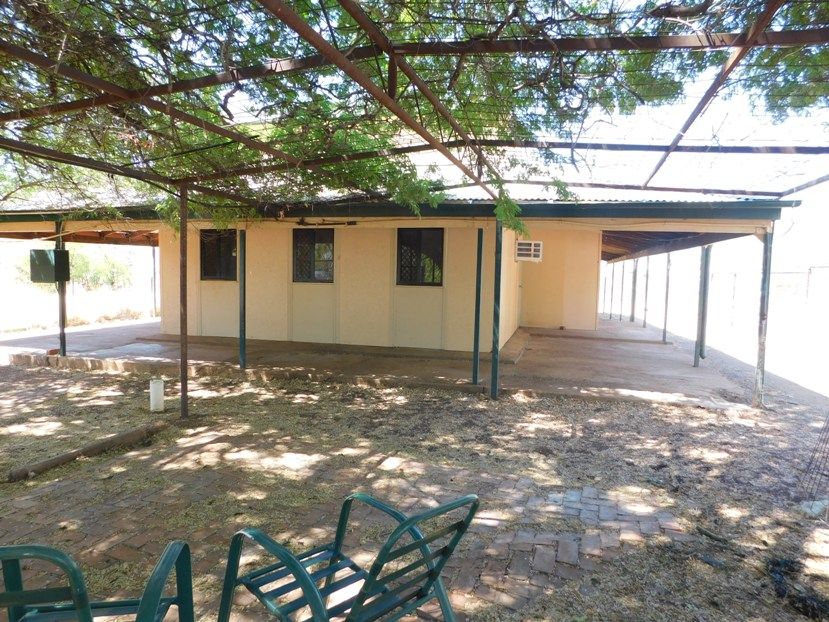 2 bedrooms House in 10 Meldrum Street CLONCURRY QLD, 4824