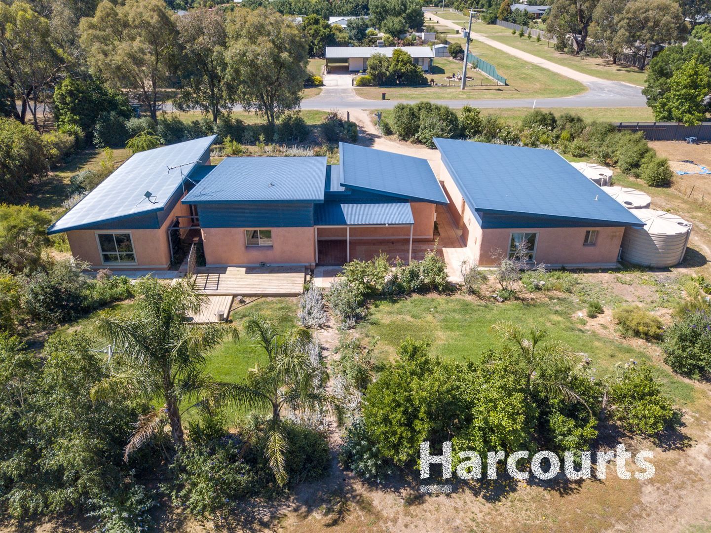 17 MaCartney Street, Oxley VIC 3678, Image 0