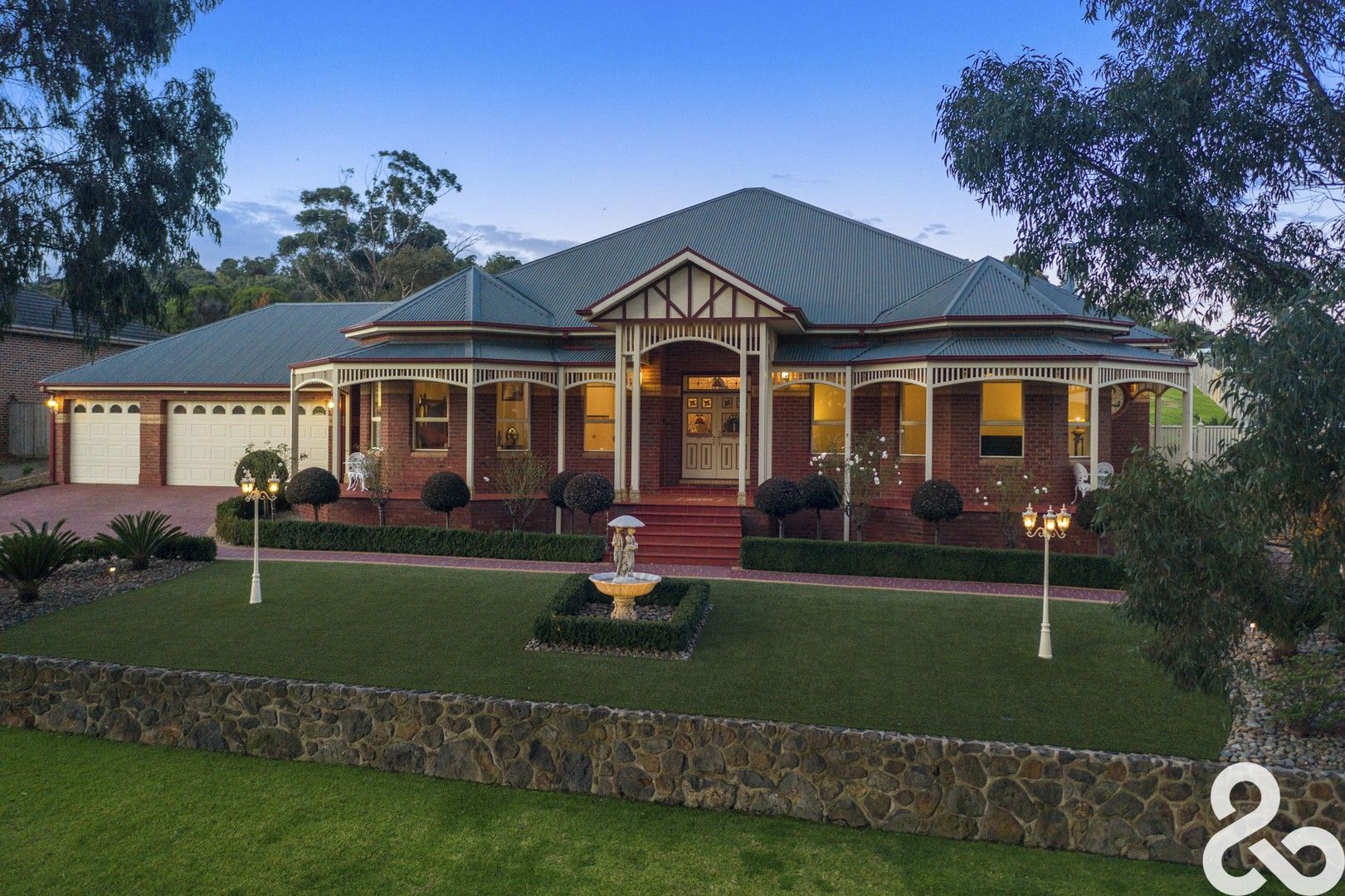 5 bedrooms House in 12 Meridian Drive SOUTH MORANG VIC, 3752