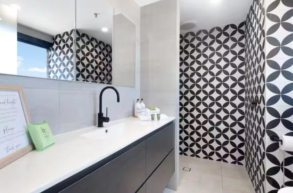 Additional image 3 of 18B/7 Fern Street, Surfers Paradise QLD 4217