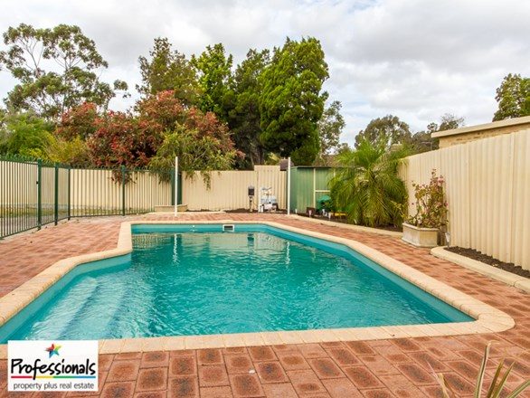 12 Sturt Close, Gosnells WA 6110