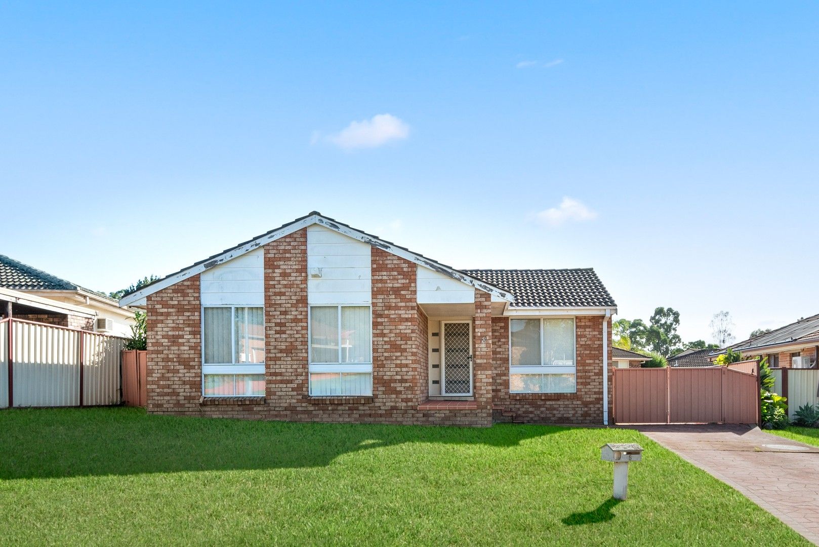 8 Danube Crescent, Kearns NSW 2558, Image 0